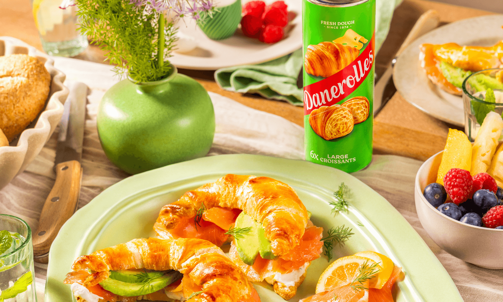 Large zalm, avocado & citroen croissants